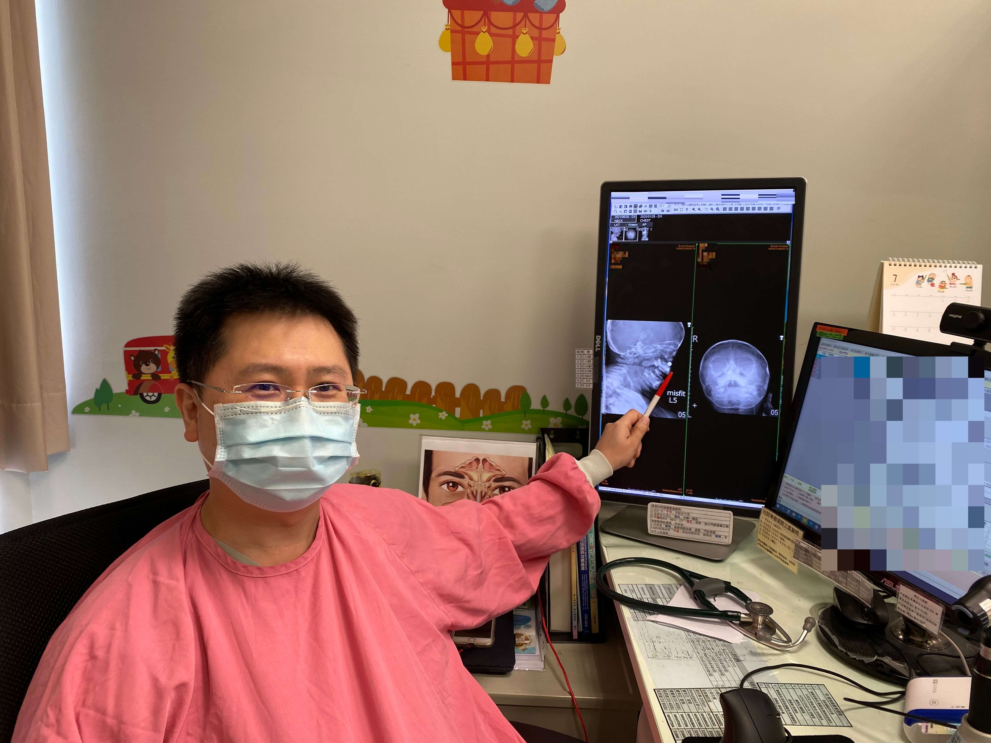 2歲娃把電池當玩具塞鼻腔! 醫警告要盡快就醫避免腐蝕變形
