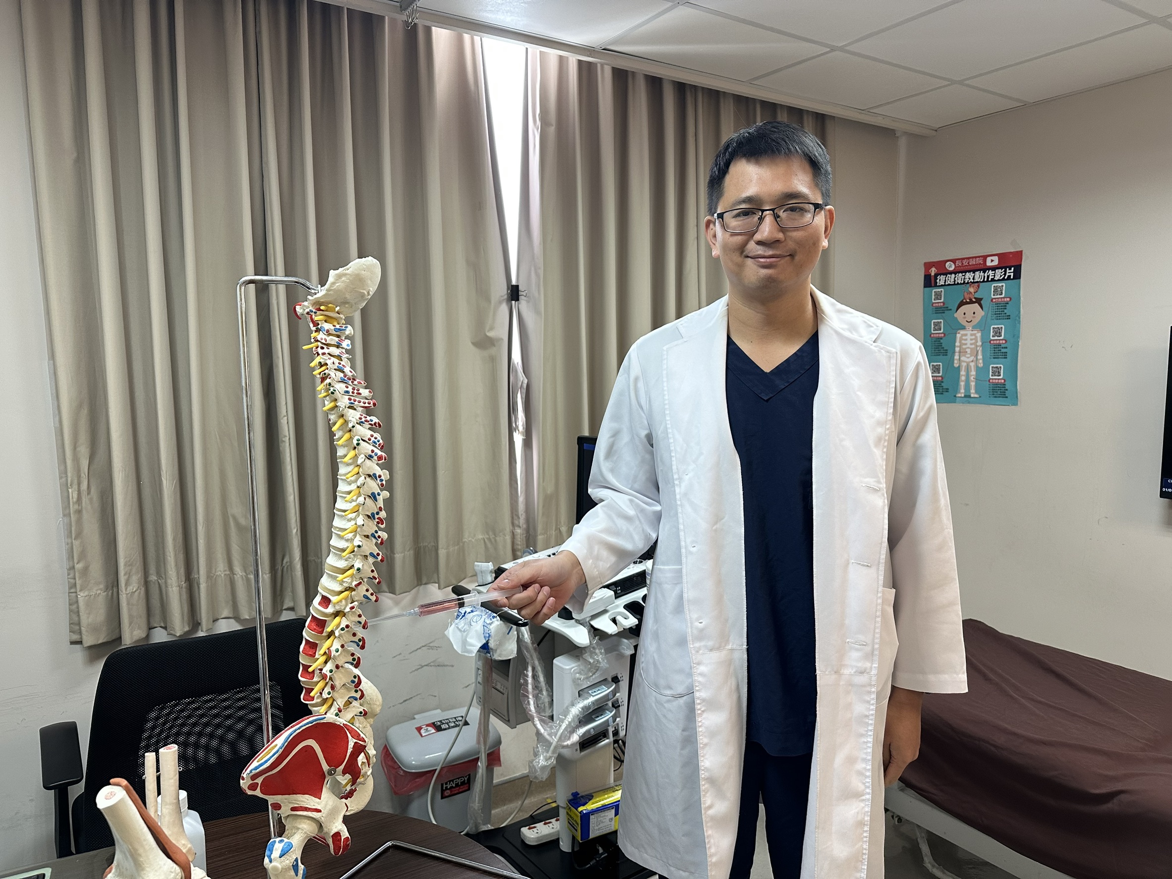 錯誤失力搬重物慘變「木頭人」 40歲醫護閃到腰崩潰！超音波導引精準修復 增生療法讓她下午就能彎腰