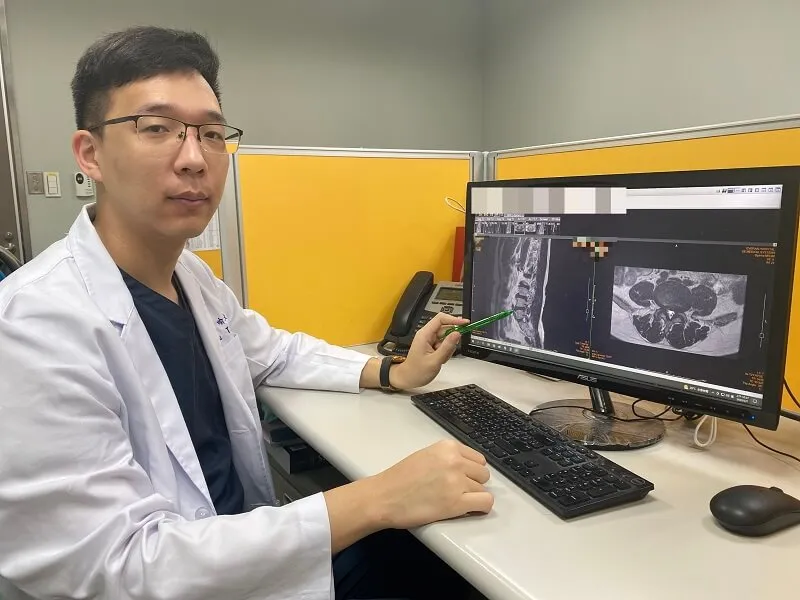 腰椎退化輪椅代步 脊椎內視鏡手術讓5旬男能自行行走