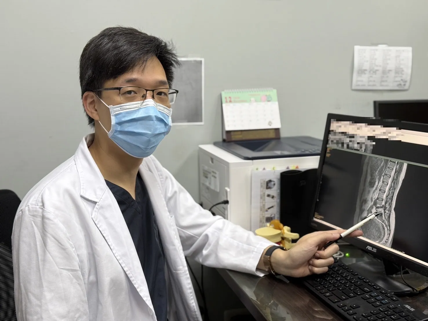 5旬居服員長期搬抬導致椎間盤突出,內視鏡手術助她速返崗位!